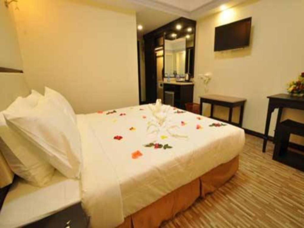 Hotel Heaven Rangun Kültér fotó