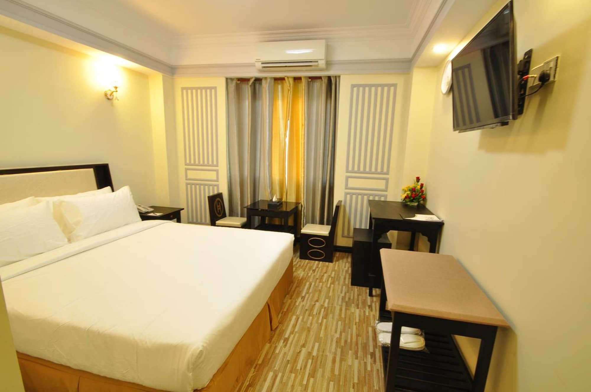 Hotel Heaven Rangun Kültér fotó