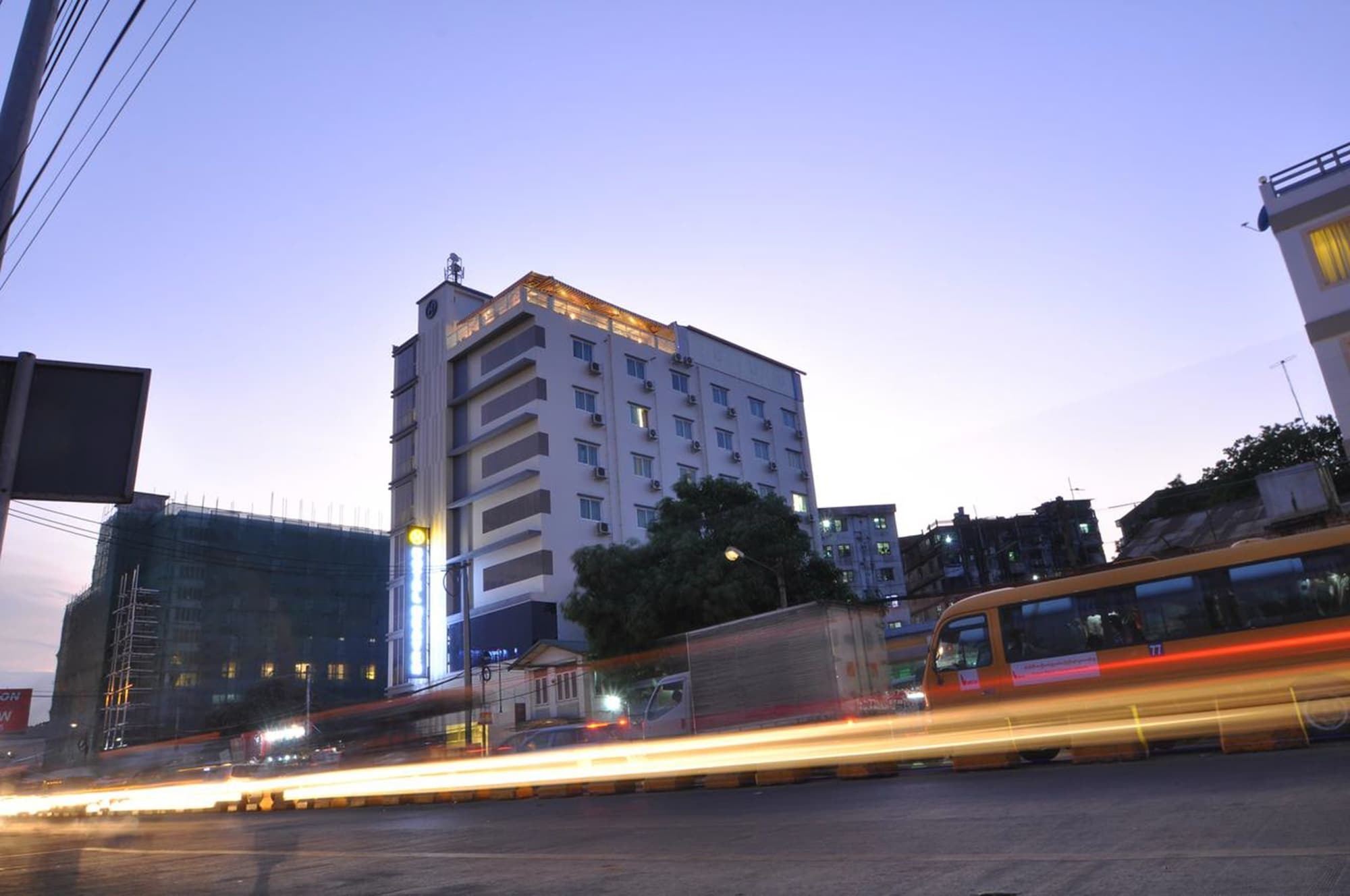 Hotel Heaven Rangun Kültér fotó